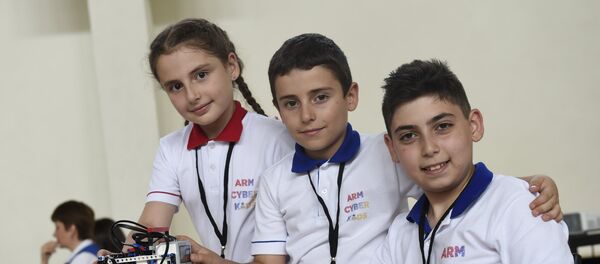 Армянские школьники приняли участие в национальном этапе Всемирной олимпиады роботов - Sputnik Արմենիա