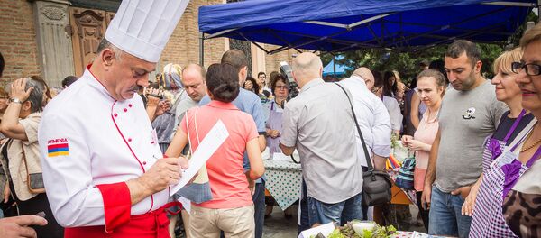 Фестиваль армянской толмы прошел в столице Грузии Фестиваль армянской толмы прошел в столице Грузии - Sputnik Արմենիա