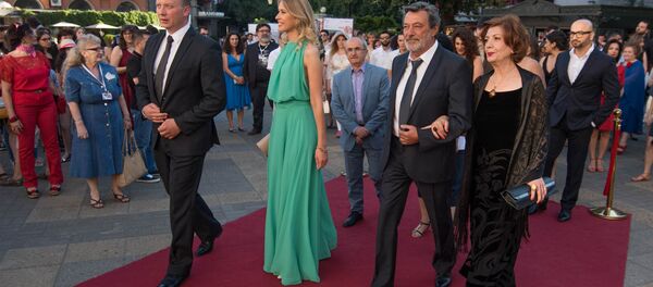 Александр Хачатрян с женой Александр Хачатрян с женой - Sputnik Արմենիա