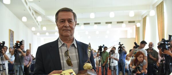 Роман Балаян получил награду Егици луйс - Sputnik Армения