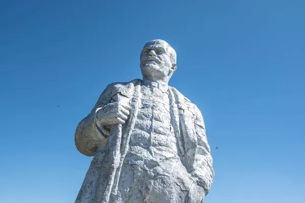 Памятник Ленину на пограничной заставе в селе Ахурик Памятник Ленину на пограничной заставе в селе Ахурик - Sputnik Армения