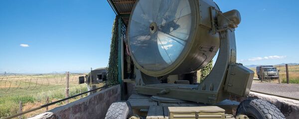 Прожектор на армяно-турецкой границе Прожектор на армяно-турецкой границе - Sputnik Армения