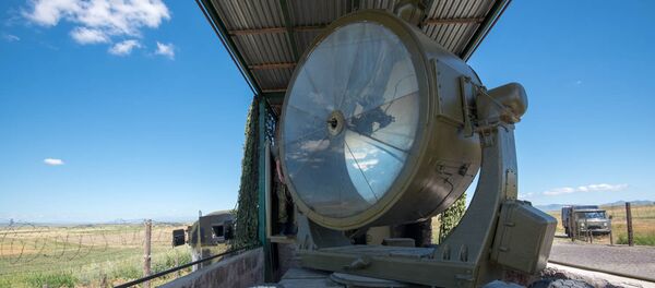 Прожектор на армяно-турецкой границе - Sputnik Армения