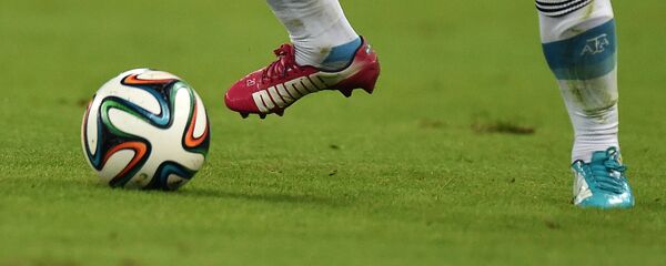 Футболист на поле - Sputnik Армения