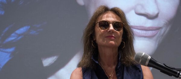 Жаклин Биссет Жаклин Биссет - Sputnik Армения