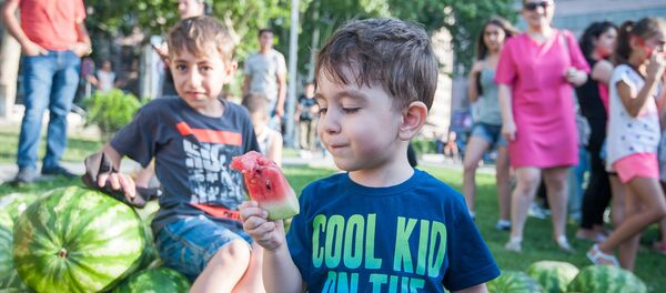 Четвертый фестиваль арбуза прошел в армянской столице в рамках программы Ереванское лето - Sputnik Армения
