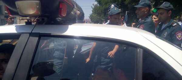 Захват подозреваемых в районе Эребуни - Sputnik Արմենիա