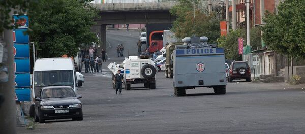 Ситуация на месте захвата здания полиции в Ереване - Sputnik Армения