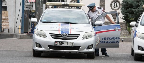 Сотрудник дорожной полиции Армении - Sputnik Армения