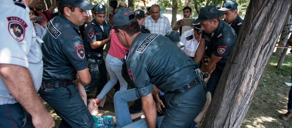 Задержание подозрительных лиц в Ереване - Sputnik Армения