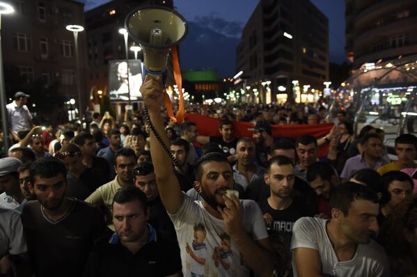 Гражданские активисты призывают население к консолидации - Sputnik Армения
