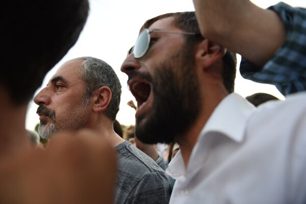 Шествие активистов в Ереване - Sputnik Армения
