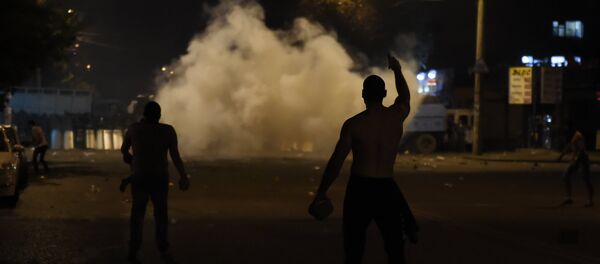 Столкновение полиции и демонстрантов Столкновение полиции и демонстрантов - Sputnik Армения