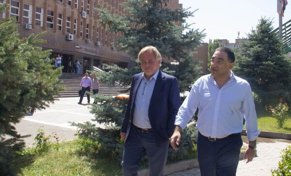 Евгений Касперский и Армен Дарбинян Евгений Касперский и Армен Дарбинян - Sputnik Армения