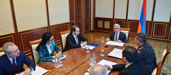 Совещание президента Армении Сержа Саргсяна с руководителями правоохранительных органов Совещание президента Армении Сержа Саргсяна с руководителями правоохранительных органов - Sputnik Армения