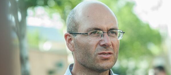 Члены вооруженной группы, захватившей здание полка ППС в Ереване. Варужан Аветисян Члены вооруженной группы, захватившей здание полка ППС в Ереване. Варужан Аветисян - Sputnik Армения