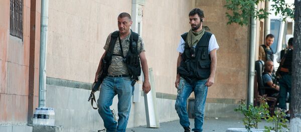 Члены вооруженной группы, захватившей здание полка ППС в Ереване Члены вооруженной группы, захватившей здание полка ППС в Ереване - Sputnik Արմենիա