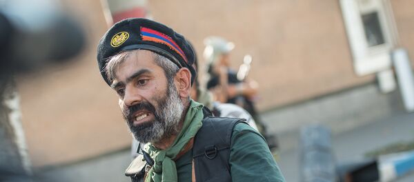 Члены вооруженной группы, захватившей здание полка ППС в Ереване - Sputnik Армения