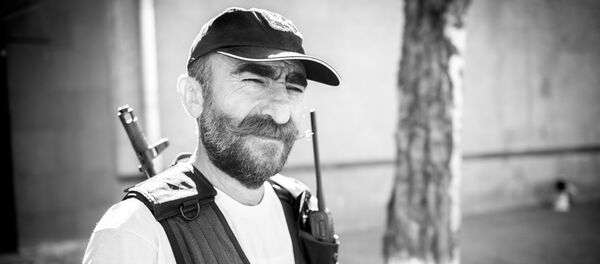 Члены вооруженной группы, захватившей здание полка ППС в Ереване. Павлик Манукян - Sputnik Արմենիա