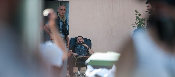 Члены вооруженной группы, захватившей здание полка ППС в Ереване Члены вооруженной группы, захватившей здание полка ППС в Ереване - Sputnik Արմենիա