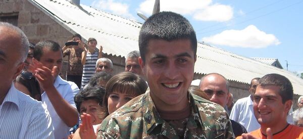 Զինծառայող Գեւորգը վերադառնում է հայրենի գյուղ Զինծառայող Գեւորգը վերադառնում է հայրենի գյուղ - Sputnik Արմենիա