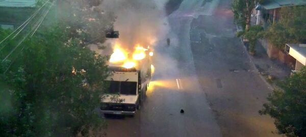 Զինված խումբն այսօր այրել է ՊՊԾ գնդի 3 ծառայողական մեքենա Զինված խումբն այսօր այրել է ՊՊԾ գնդի 3 ծառայողական մեքենա - Sputnik Արմենիա