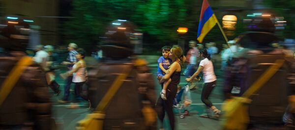 Шествие сторонников группировки Сасна Црер в Ереване - Sputnik Армения