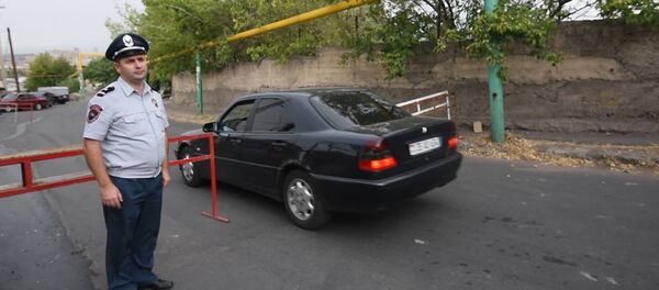 Жители Сари тах рассказывают о том как живется на территории близ захвата здания полка в Ереване - Sputnik Армения