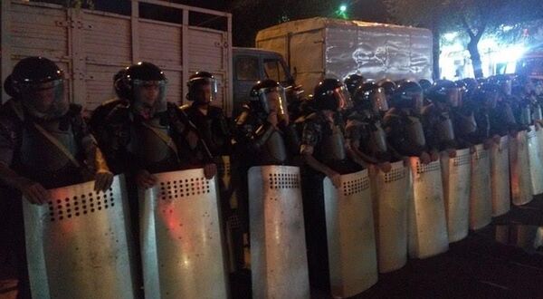 Полицейские кордоны Полицейские кордоны - Sputnik Արմենիա