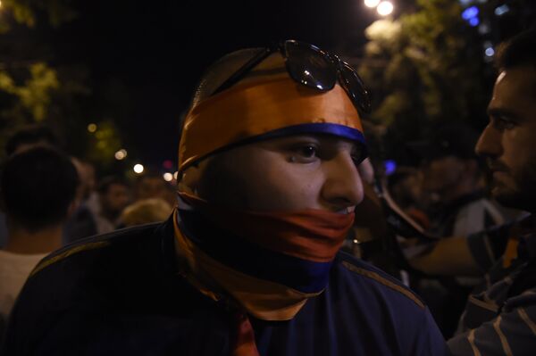Акция протеста в поддержку группировки Сасна Црер перекинулась на проспект Баграмяна - Sputnik Армения