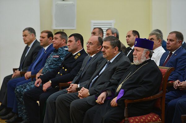 Встреча президента РА с представителями религиозного, гражданского и политического сектора Встреча президента РА с представителями религиозного, гражданского и политического сектора - Sputnik Արմենիա