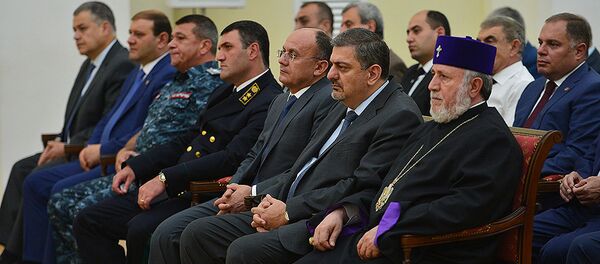 Встреча президента РА с представителями религии, гражданского общества и политики Встреча президента РА с представителями религии, гражданского общества и политики - Sputnik Армения