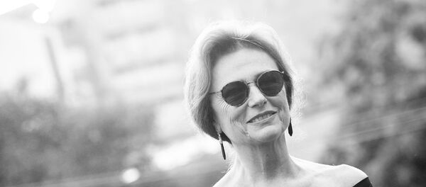 Жаклин Биссет - Sputnik Армения