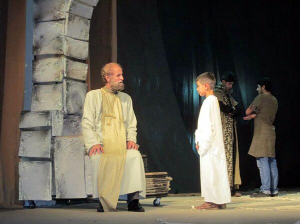 Геворк на театральной сцене Геворк на театральной сцене - Sputnik Արմենիա