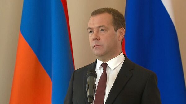 СПУТНИК_Медведев о возможности разрыва дипотношений РФ с Украиной - Sputnik Армения