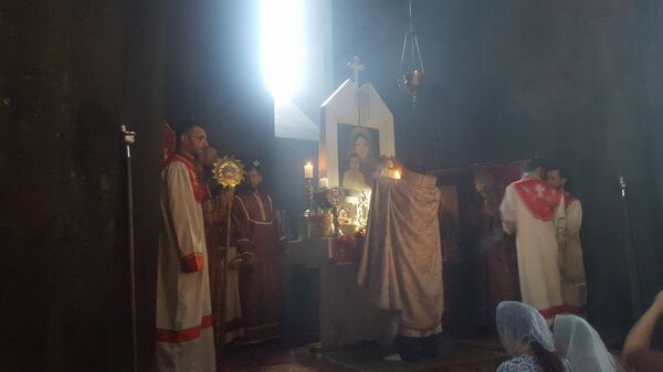 Դավիթաշենի Սրբոց Նահատակաց եկեղեցում Դավիթաշենի Սրբոց Նահատակաց եկեղեցում - Sputnik Արմենիա