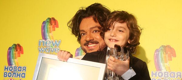 Певец Филипп Киркоров и занявший второе место Миша Певец Филипп Киркоров и занявший второе место Миша - Sputnik Армения