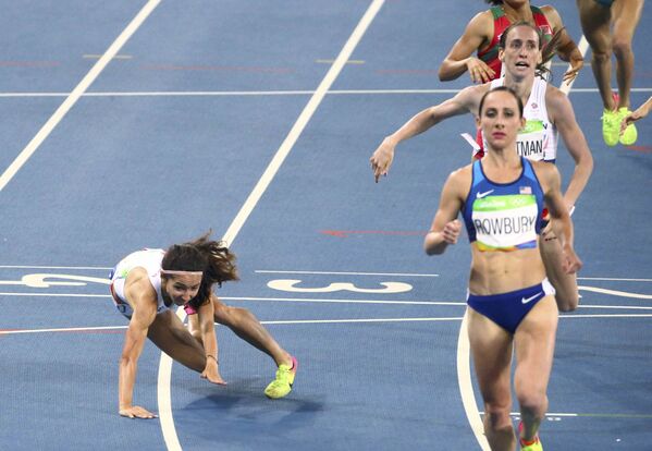 Легкоатлетка София Эннауи из Польши во время падения на XXXI летних Олимпийских играх в Рио-де-Жанейро - Sputnik Армения