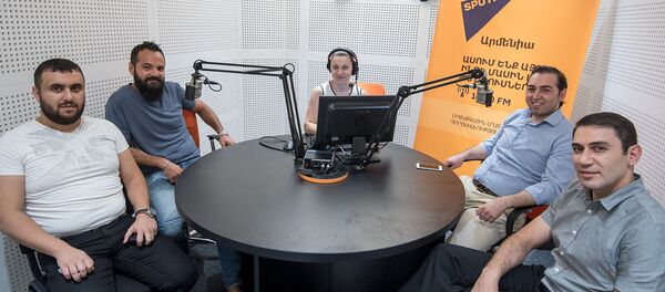 ИТ специалисты Гарик Мнацаканян, Тигран Папикян, Арташес Маргарян и Степан Манукян ИТ специалисты Гарик Мнацаканян, Тигран Папикян, Арташес Маргарян и Степан Манукян - Sputnik Արմենիա