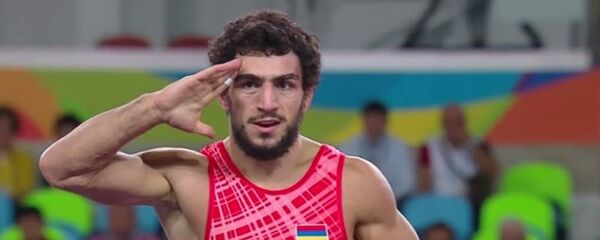 Мигран Арутюнян после боя с Расулом Чунаевым Мигран Арутюнян после боя с Расулом Чунаевым - Sputnik Արմենիա