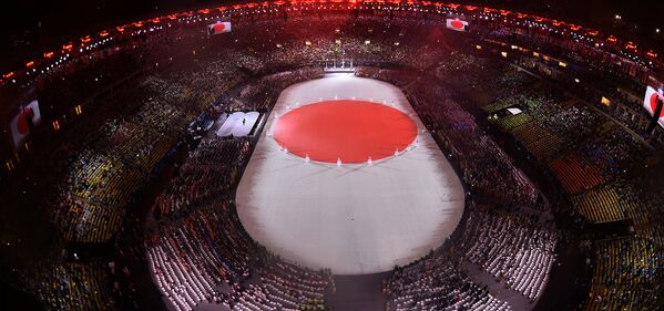 Ճապոնիայի դրոշը Մարականա մարզադաշտում օլիմպիական խաղերի փակման հանդիսավոր արարողության ժամանակ: Հաջորդ Օլիմպիական խաղերը կանցնեն Ճապոնիայում - Sputnik Արմենիա