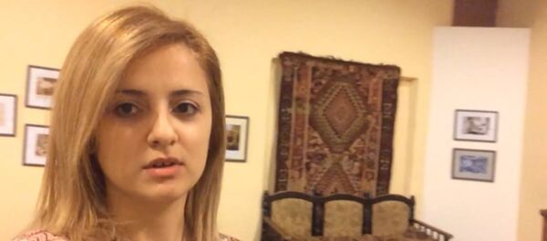 Корреспондент Sputnik Армения ознакомилась с процессом изготовления армянских ковров Корреспондент Sputnik Армения ознакомилась с процессом изготовления армянских ковров - Sputnik Армения