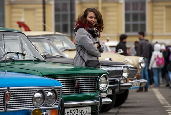 Выставка ретро-автомобилей в Санкт-Петербурге Выставка ретро-автомобилей в Санкт-Петербурге - Sputnik Армения