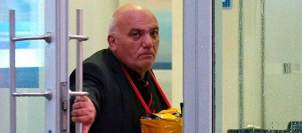 Арам Петросян, захвативший Сбербанк в центре Москвы Арам Петросян, захвативший Сбербанк в центре Москвы - Sputnik Արմենիա