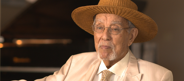 Аво Увезян Аво Увезян - Sputnik Армения