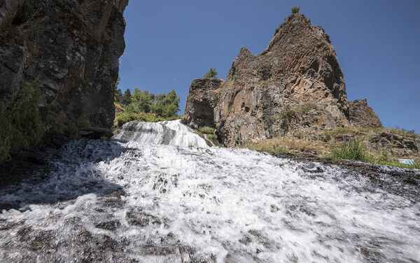 Водопад в Джермуке - Sputnik Армения