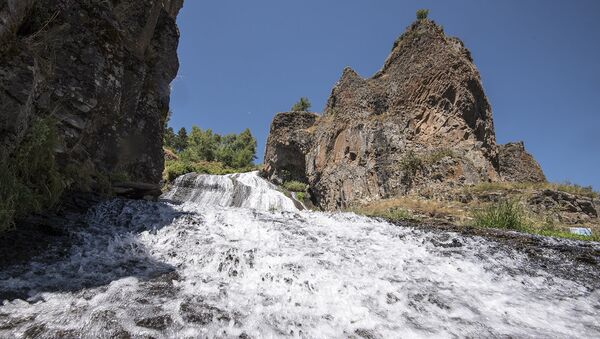 Водопад в Джермуке - Sputnik Армения
