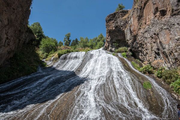 Водопад в Джермуке Водопад в Джермуке - Sputnik Արմենիա