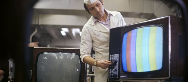 В цехе Львовского производственного объединения Электрон В цехе Львовского производственного объединения Электрон - Sputnik Армения