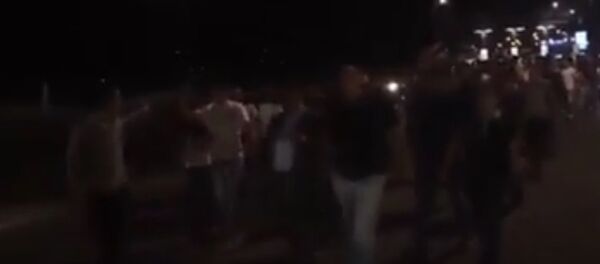 Армянские болельщики собираются в аэропорту Звартноц, чтобы встретить своих Олимпийских призеров - Sputnik Армения